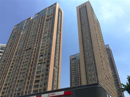 天御大平层毛坯从未入住过,通透双阳台看花园,钥匙