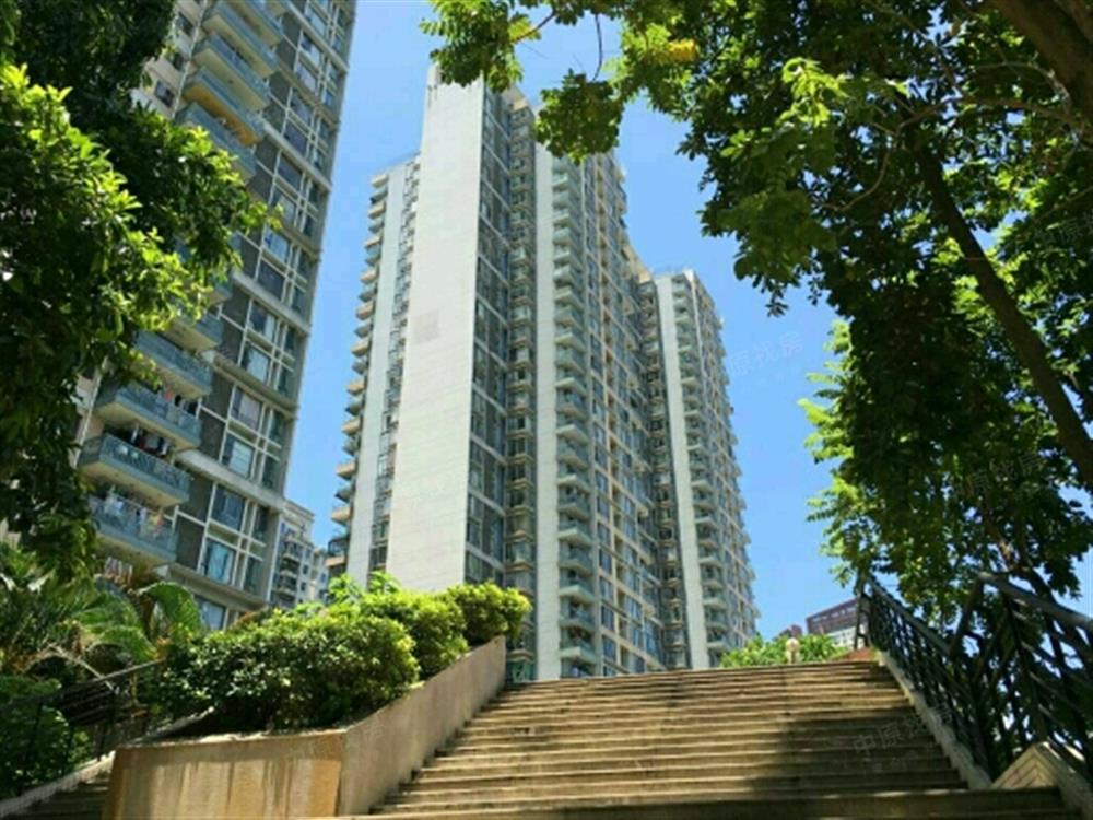城中雅苑【看高尔夫球全景 安静中间楼层 可改三房 】