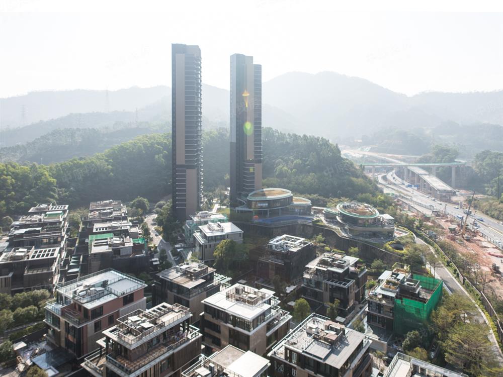 万科璞悦山精装大四房,满五红本无个税,装修保养非常好!