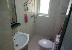 南山南新路小2房诚心卖价格可谈