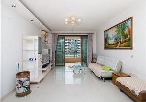 正南向大三房，东边端头采光好，近地铁站配套很齐全