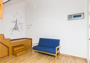 业主向市场妥协！地铁口刚降价房源，精装，满五年急售，价格私聊