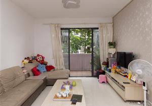 生态花园社区石芽岭旁