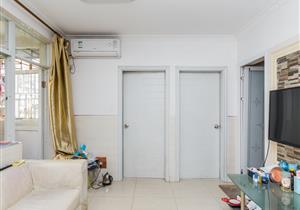 友谊大厦，二房一厅，业主换房称新出售。