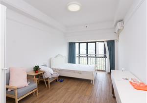 深圳宝安新深南大道旁精装小户型业主诚意出售适合过渡的小年轻