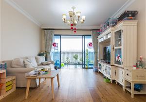 香诗美林，新上高层三房，南北通，视野开阔，诚心出售，价格可谈