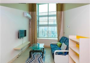 双地铁，书包在门口，复试结构