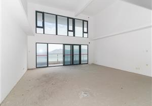 高层俯视海湾！户型正！格局大气！实用300平米！