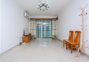 天健东南向大三房 中间楼层 采光通风好 精装修 双阳台近地铁