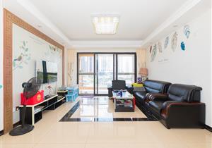 近地铁站，配套齐全，诚意出售，价格可谈