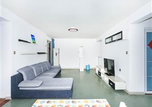 十万火急，龙威花园，繁华地段，三地铁口，精装三房，业主急卖