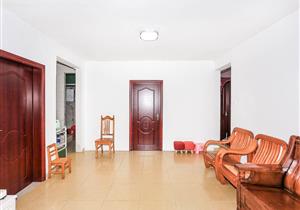 龙威豪庭  满五年  南北通透   花园中间