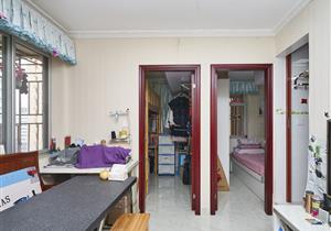 德兴大厦，二房一厅，业主诚心出售，