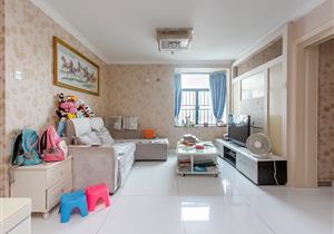 港逸豪庭 精装修3房出售 满5年看 房方便