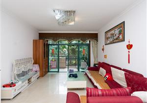 海湾明珠花园位于西乡新湖路和悦和路口，东北侧是西乡地铁口C出