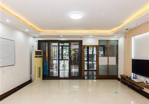 《保真保看》带院子，业主诚心出售，看房方便，着急