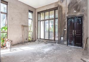 业主向市场妥协！地铁口刚降价房源，精装，满五年急售，价格私聊