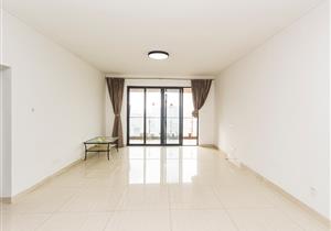 中粮鸿云花园.交通便利地段好.户型方正实用.南北通透.急卖