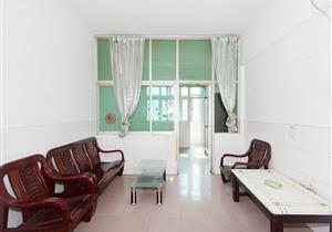 小区近地铁交通方便，房子满五年费用少，看房方便。