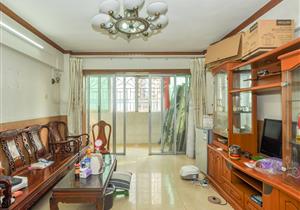 宝安宝户居，精装靓房，楼层好，客厅出阳台，周边配套齐全