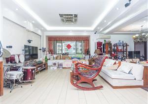 桃源居15区 近地铁方正4房 带私家车位税费少 价格可谈