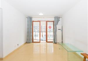 复式全新精装修，拎包入住，双地铁口，交通方便，业主诚意卖