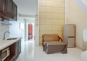 世金汉宫二房二朝南卫急售