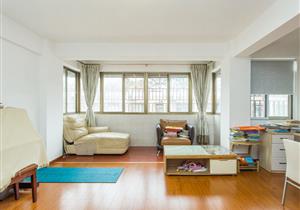 宝华花园.海华公园旁老豪宅.地段好.户型方正实用.急卖