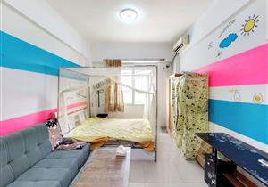 仙湖路地体站旁D小区，看房随时都可以安排，业主诚心出售