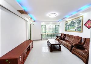 地铁口，大4房，看房方便，业主诚心出售，书包在，价格小刀