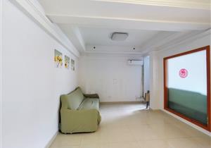 该物业位于宝安西乡铁仔山公园脚下，带天然气，可居住