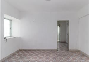 水贝地铁口2房，百把万就卖，中间楼层