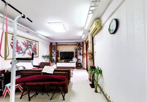 宝中宝安大道上大3房2卫，近地铁口，诚心卖，看房方便