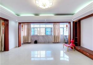 路交汇处，小区总共7大栋，片区少有的多层电梯花园。小区是恒丰