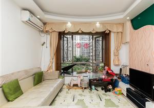 金泓凯旋城，精装小三房，主卧送六米挑高露台，实用率非常高