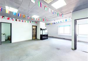 业主急售，随时可以看房，住家安静，降价31万，大社区