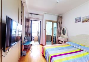 万科物业，无缝链接地铁，花园小区，给钱就出。