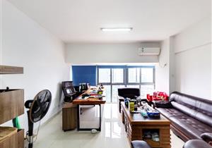 地铁口，精装1房，带书包，随时看房，可落户，急售