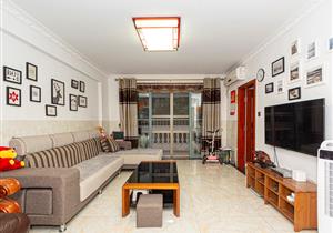 益田花园一期，小高层电梯房，小三房，两卫，使用率高，南向