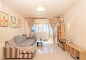 景新花园，户型方正三房，近地铁，莲花山旁