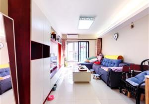 高端小区，环境优美，房子厅出阳台，住家安静，看房方便。