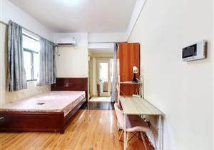 地铁口1房，看房方便，