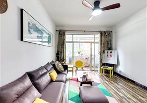 深中两房，中间楼层，业主急卖，谈价空间大，配套齐全