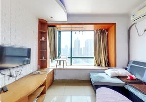 皇庭居，一房一厅，拎包入住，福民地铁口，福田口岸旁，