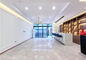 豪华装修，业主诚意卖，价格好谈，看房方便