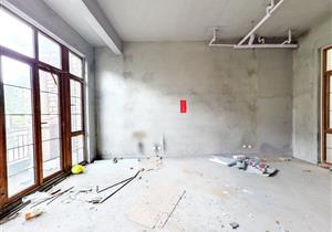 水榭山别墅，毛坯，南北向，上下共三层，带花园和私家车库