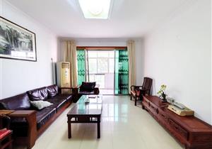 紫荆苑，多层带电梯四房，南北通透，户型实用，业主诚心出售