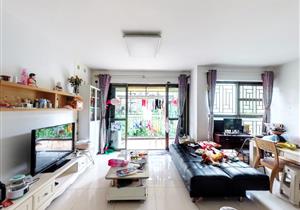 户型方正实用，安静舒适，有泳池、乒乓球、秋千等休闲设施