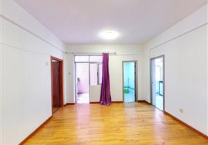 卧室朝南，采光较好,通透明亮