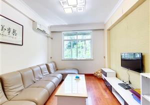 小区附近正对地铁口，出行十分便利